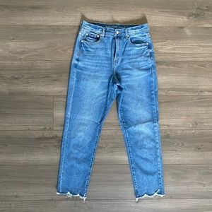 American Eagle Outfitters | mom jeans for the win!